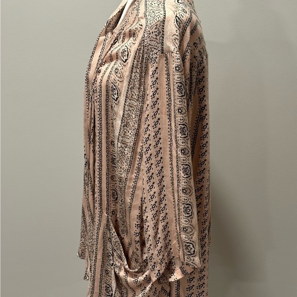 Ecoté Women’s Pink Cover Up Size Large - Picture 3 of 7